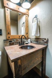 Cabin Lodging bathroom