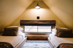 Mackay Bar Cabin Lodging