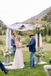 Weddings on the Salmon River at Mackay Bar Ranch