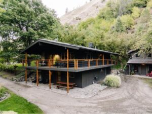 Riversuite (Upstairs) at Mackay Bar Ranch