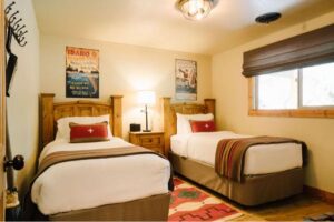 Rooms at Mackay Bar Ranch - twin beds