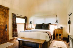 Elkhorn Cabin at Mackay Bar Ranch