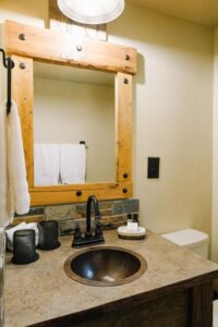Cabin bathrooms at Mackay Bar Ranch
