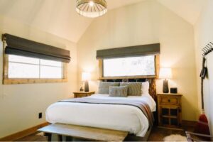 Bear Cabin at Mackay Bar Ranch