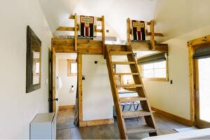 Bear Cabin at Mackay Bar Ranch