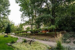 Lounge by the river at Mackay Bar Ranch