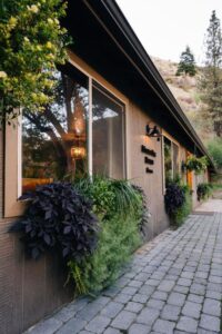 The lodge at Mackay Bar Ranch on the Salmon River