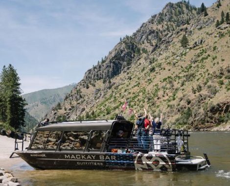 Boats and fun at Mackay Bar Ranch!